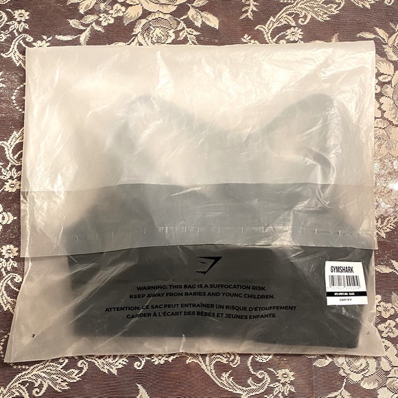 Women’s Black GymShark Sports Bra Size M. - Picture 5 of 11